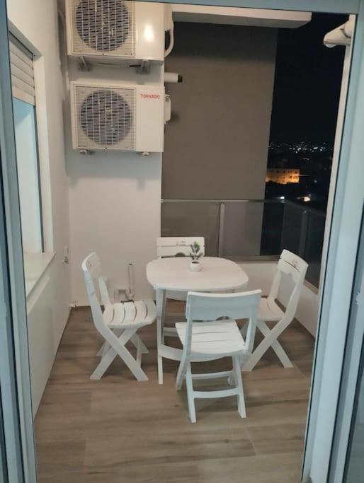Cosy A L'aouina Apartment *